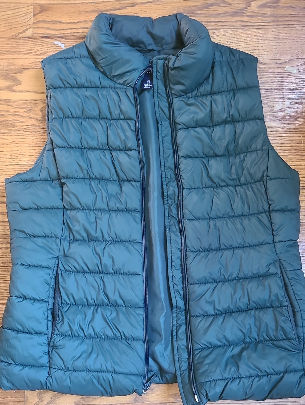GAP Quilted Sleeveless Puffer Vest - Green